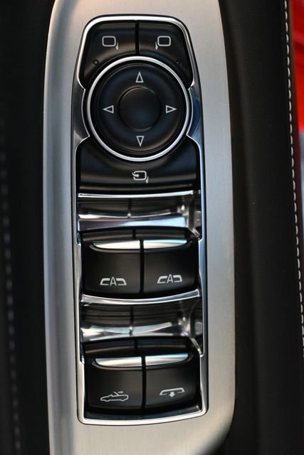 Used 2025 Chevrolet Corvette Stingray Premium Conv w/ Z51 Performance Package image 11