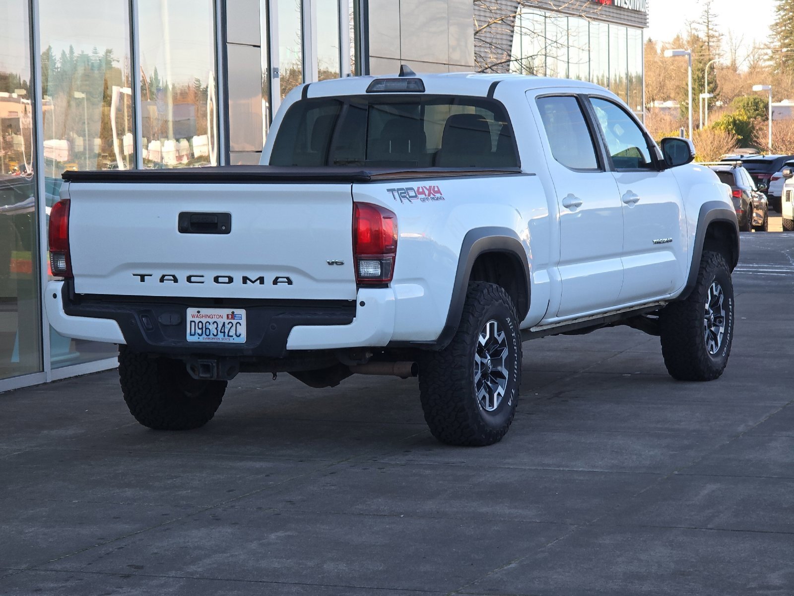 Used 2019 Toyota Tacoma TRD Off-Road image 3