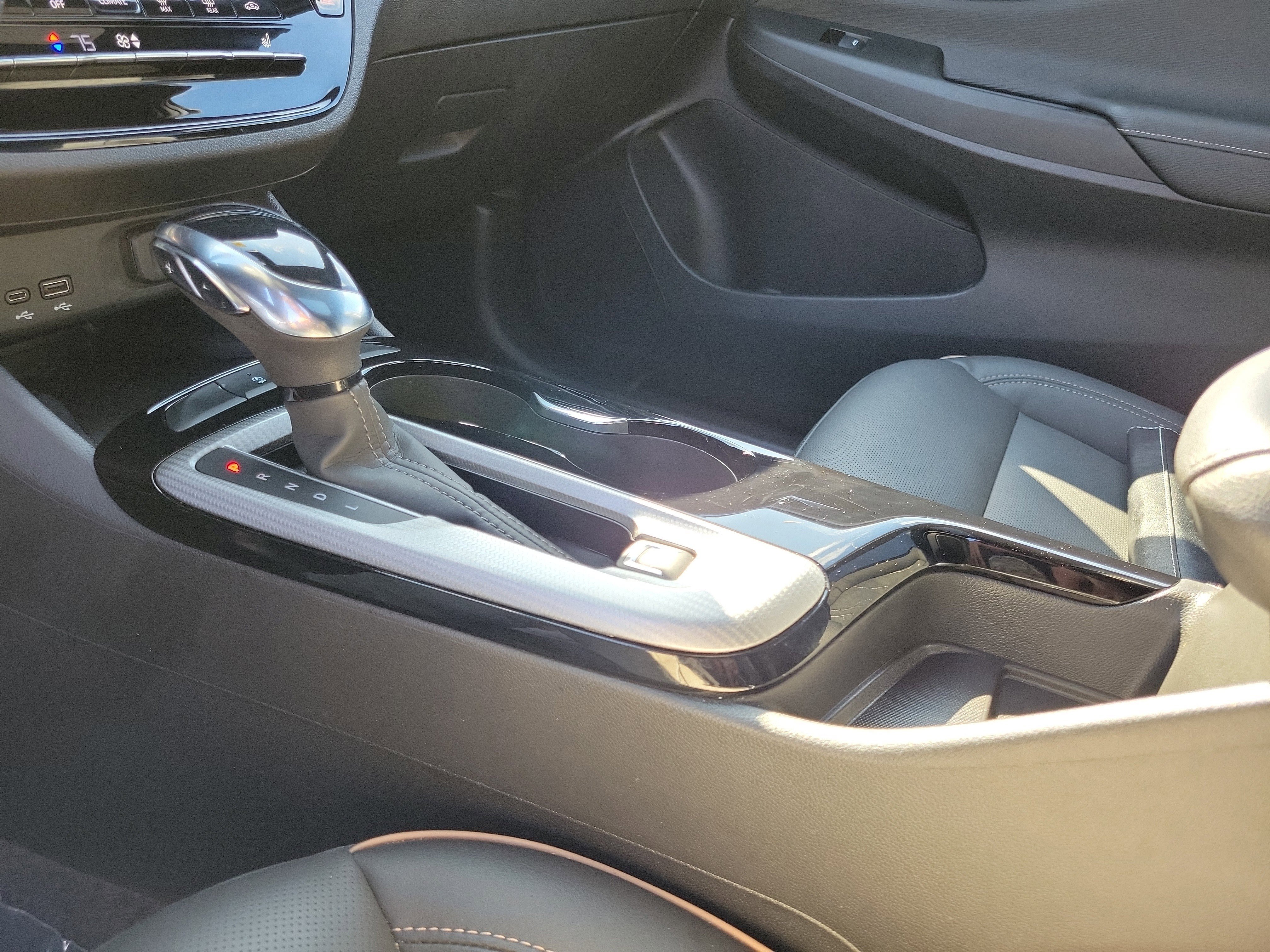 Used 2025 Buick Envista Avenir image 29