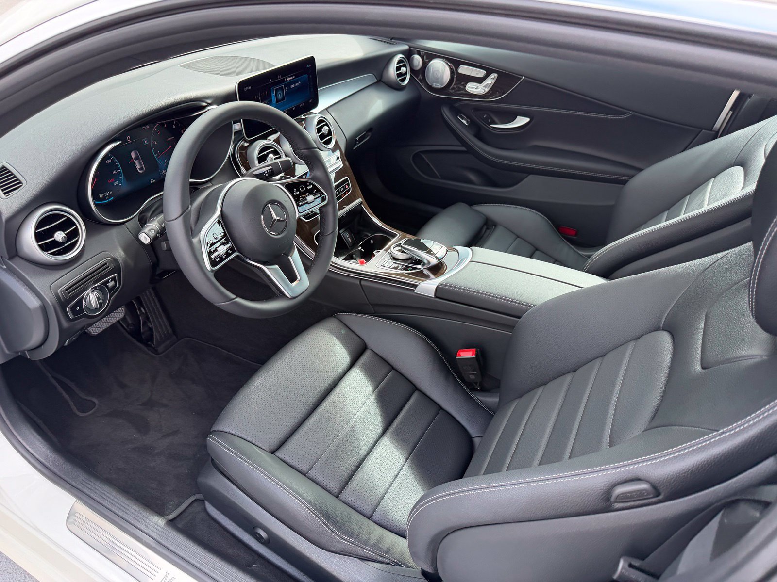 Used 2023 Mercedes-Benz C 300 4MATIC Coupe image 11