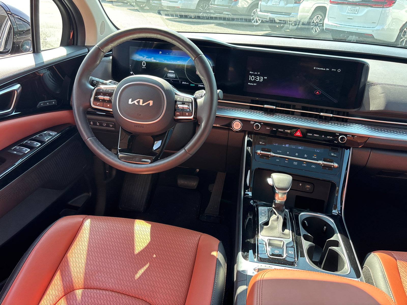 Used 2024 Kia Carnival SX Prestige FWD image 30