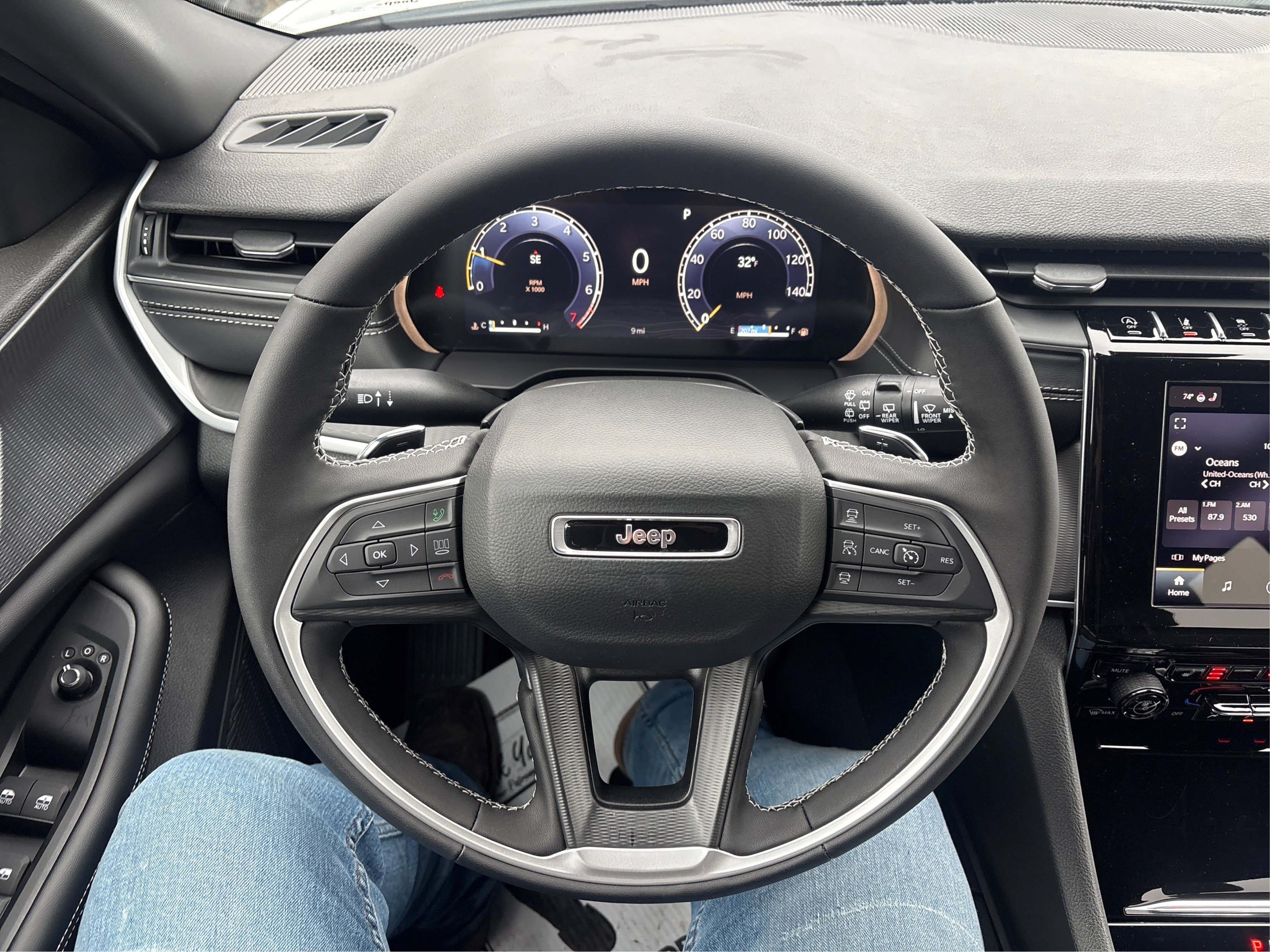 New 2025 Jeep Grand Cherokee 4WD image 14