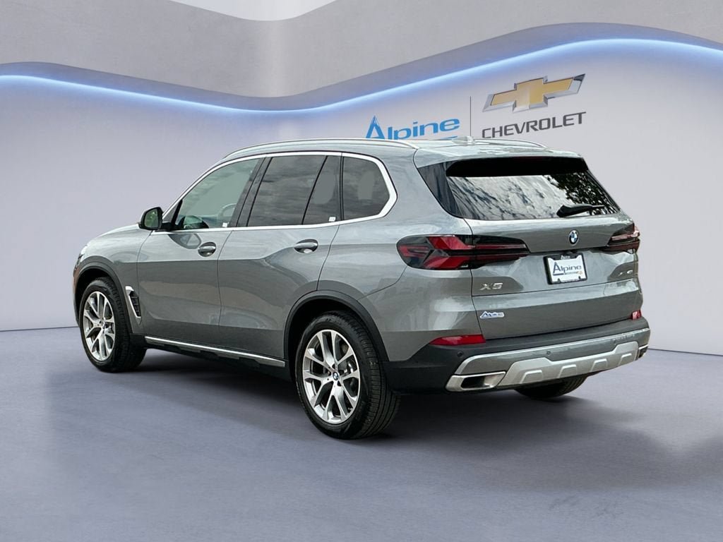 Used 2026 BMW X5 xDrive40i w/ Premium Package AWD/4WD image 3