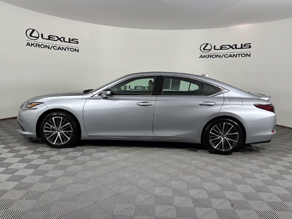 Used 2024 Lexus ES 350 w/ Premium Package FWD image 11