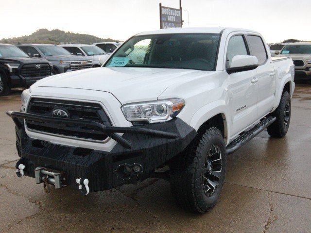 Used 2023 Toyota Tacoma SR5 AWD/4WD image 2