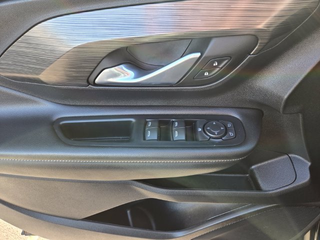 Used 2023 GMC Terrain SLE w/ Driver Convenience Package FWD image 18