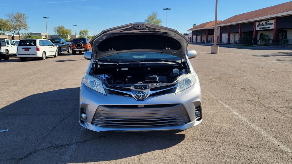 Used 2018 Toyota Sienna XLE w/ XLE Navigation Package image 40