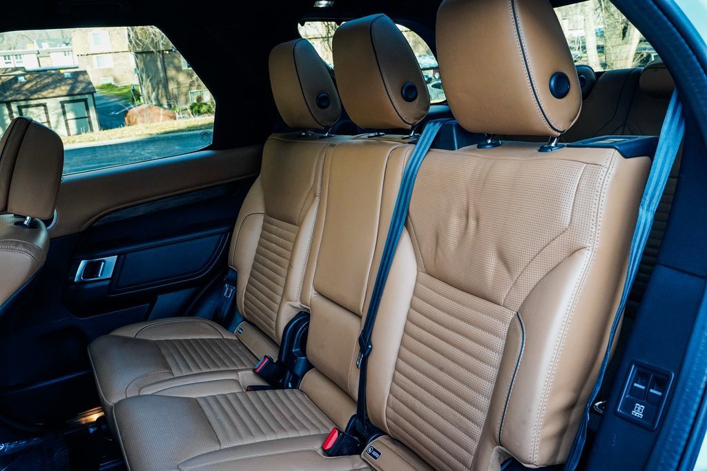 Used 2020 Land Rover Discovery HSE Luxury image 18