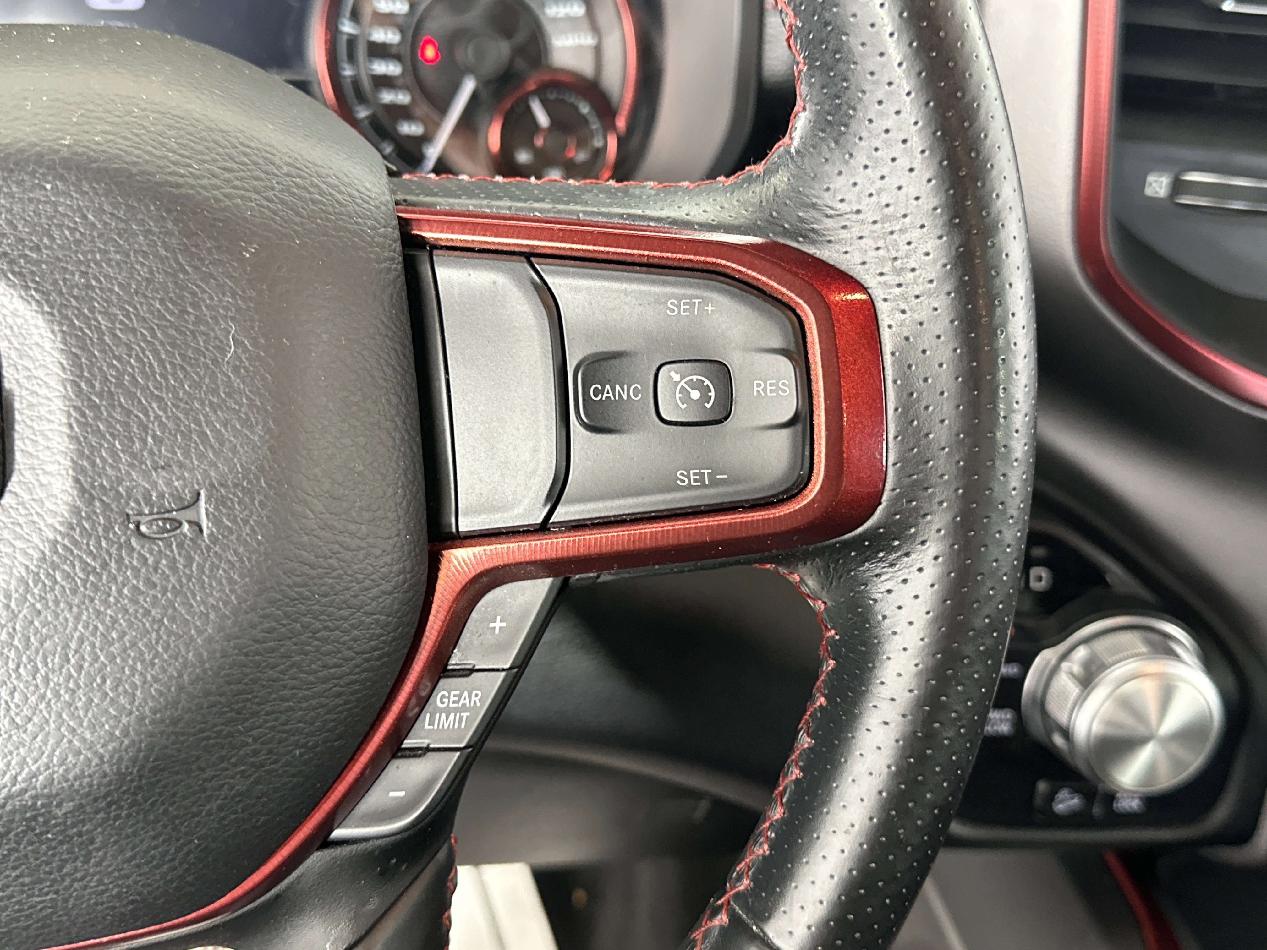 Used 2019 RAM 1500 Rebel image 31