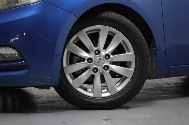 Used 2015 Kia Forte EX image 3