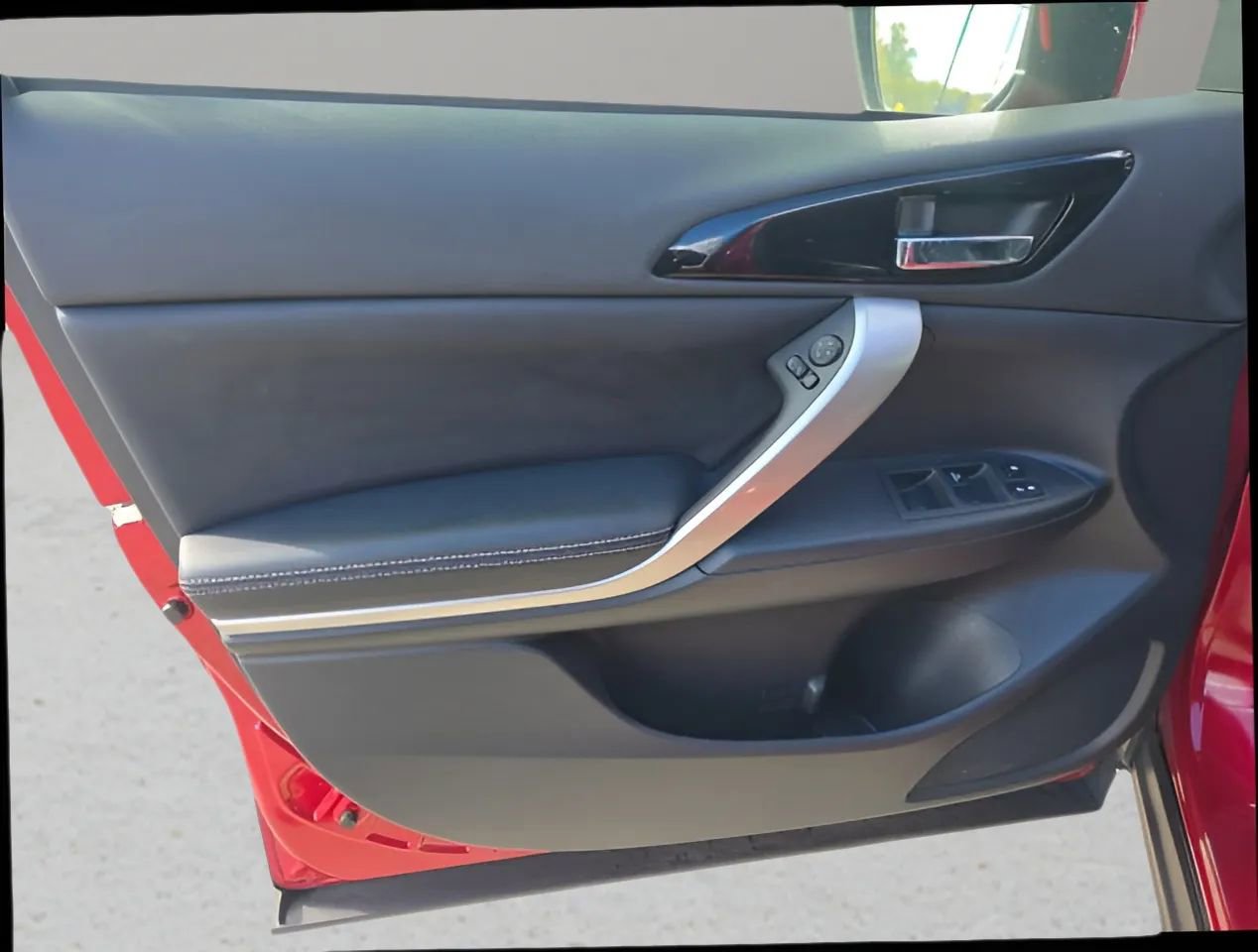 Used 2024 Mitsubishi Eclipse Cross SEL image 9