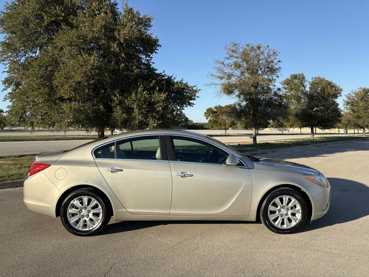 Used 2013 Buick Regal Premium FWD image 49