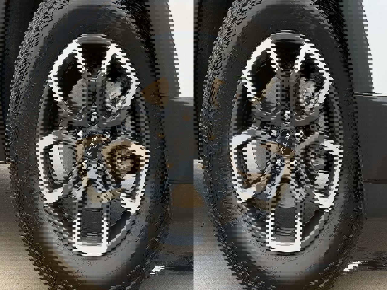 Certified 2026 Chevrolet Equinox ACTIV w/ LPO, Floor Liner Package image 9