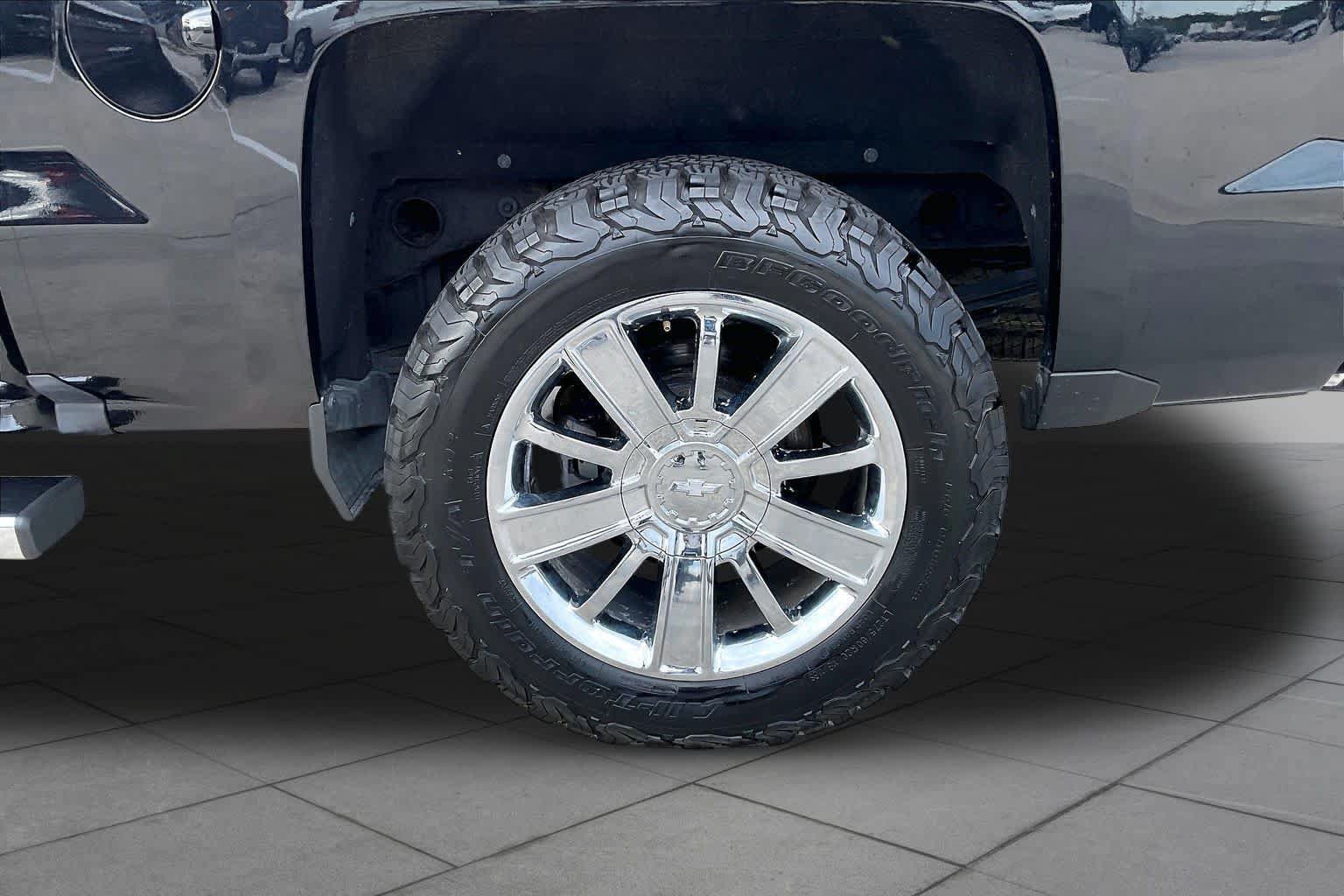 Used 2018 Chevrolet Silverado 1500 High Country AWD/4WD image 11