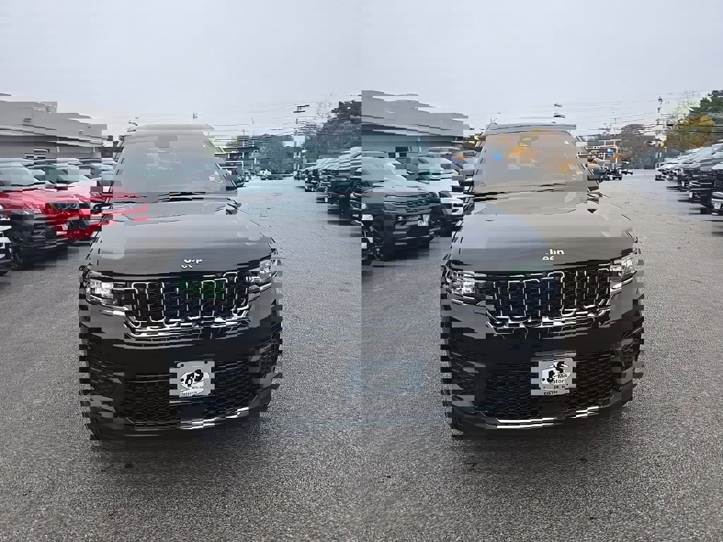 New 2025 Jeep Grand Cherokee Laredo X image 2