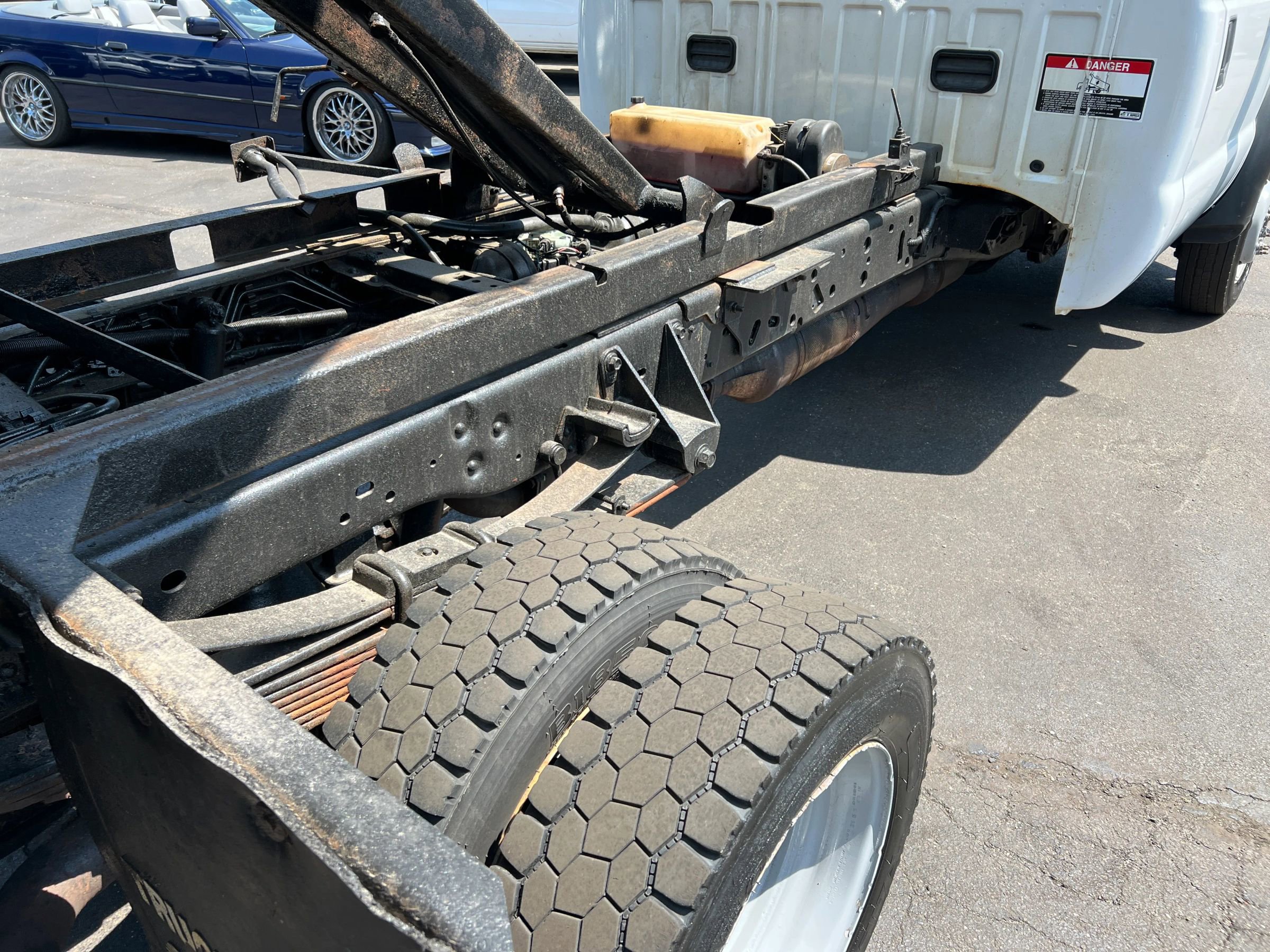 Used 2016 Ford F550 4x4 Regular Cab Super Duty image 17
