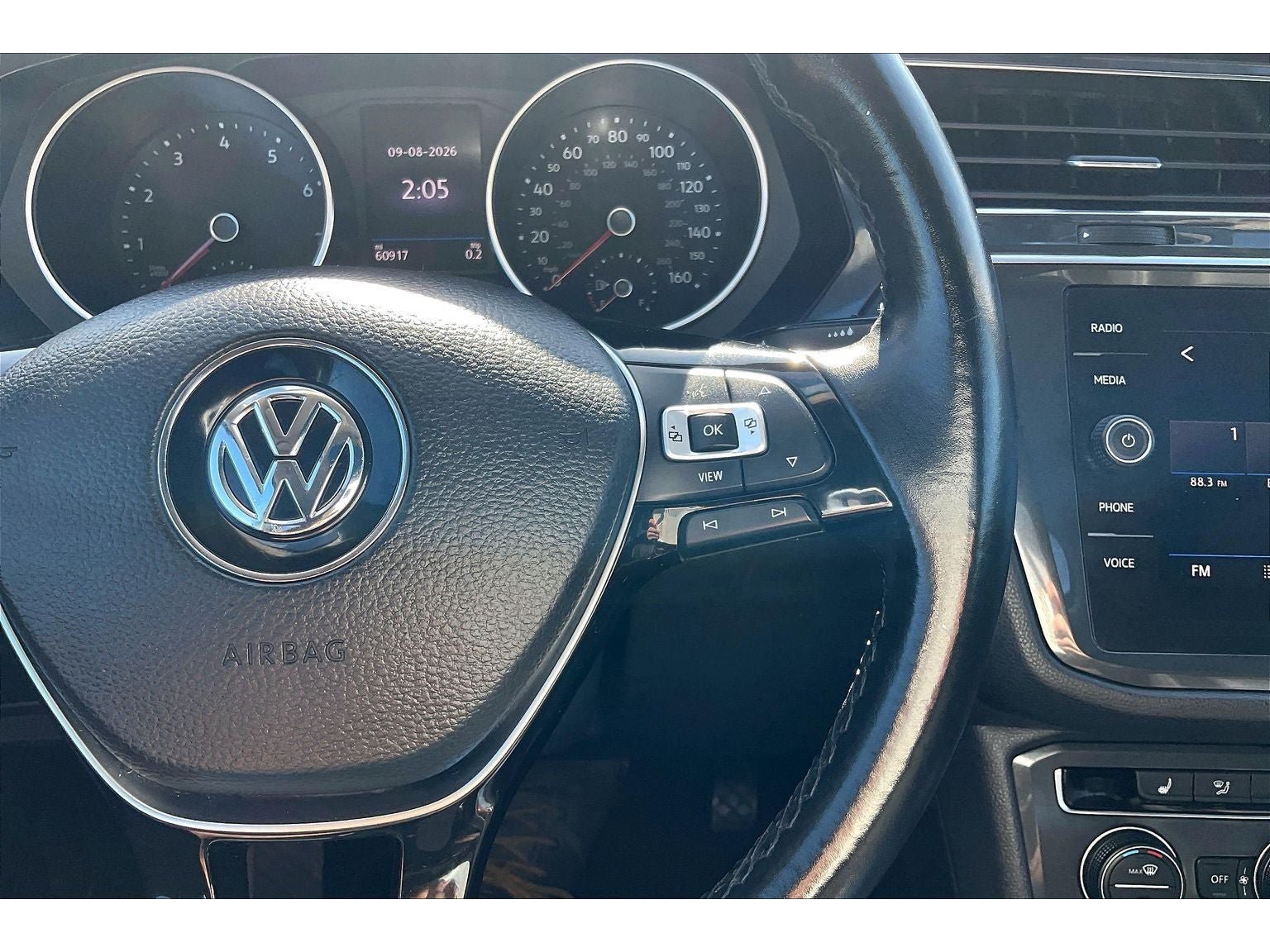 Used 2019 Volkswagen Tiguan SE AWD/4WD image 21