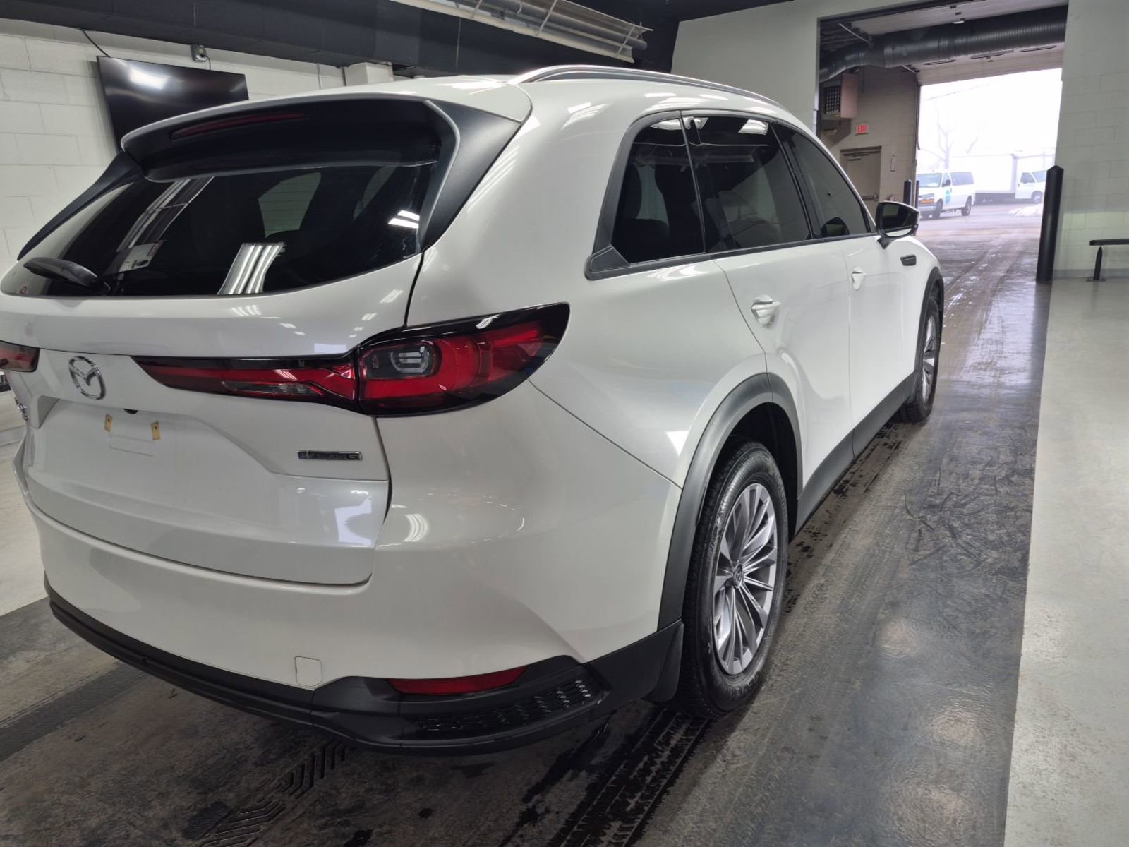 Used 2024 MAZDA CX-90 3.3 Turbo w/ Preferred Package AWD/4WD image 3