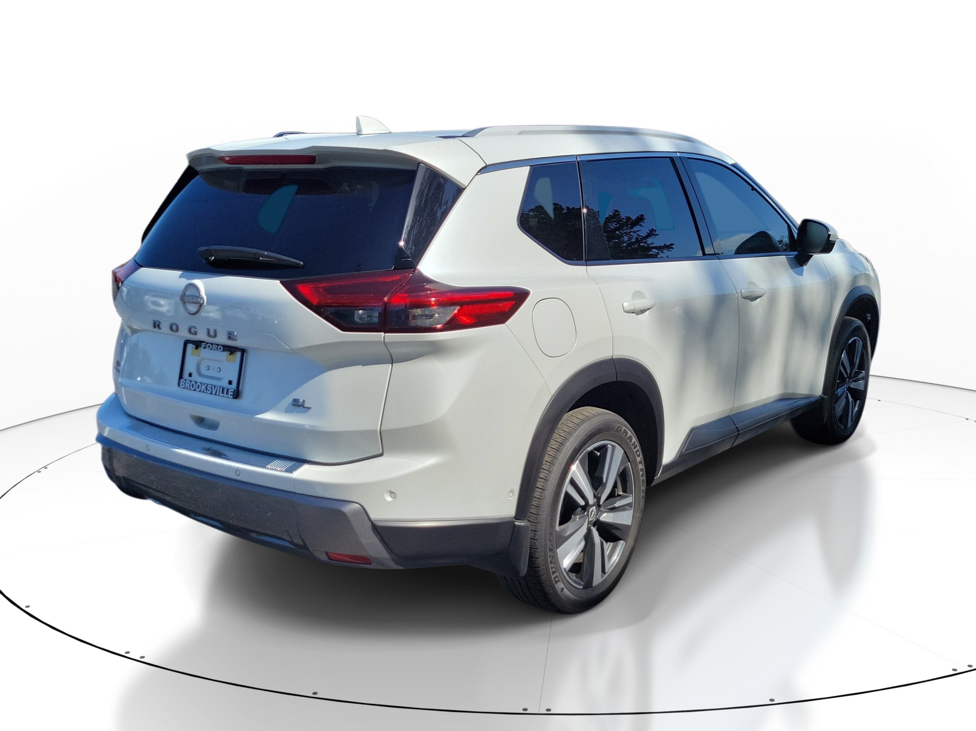Used 2024 Nissan Rogue SL w/ SL Premium Package FWD image 2