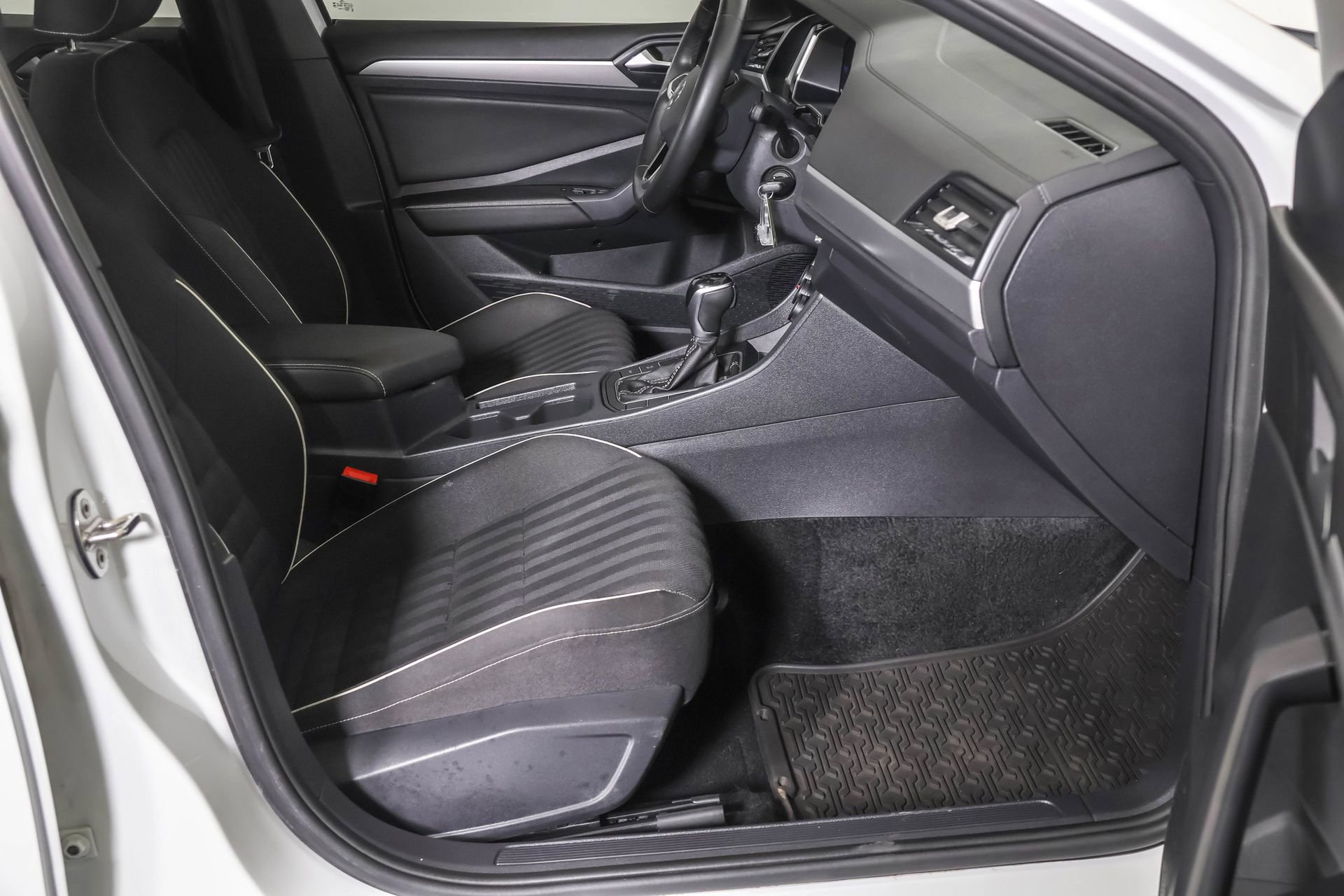 Used 2024 Volkswagen Jetta Sport image 43