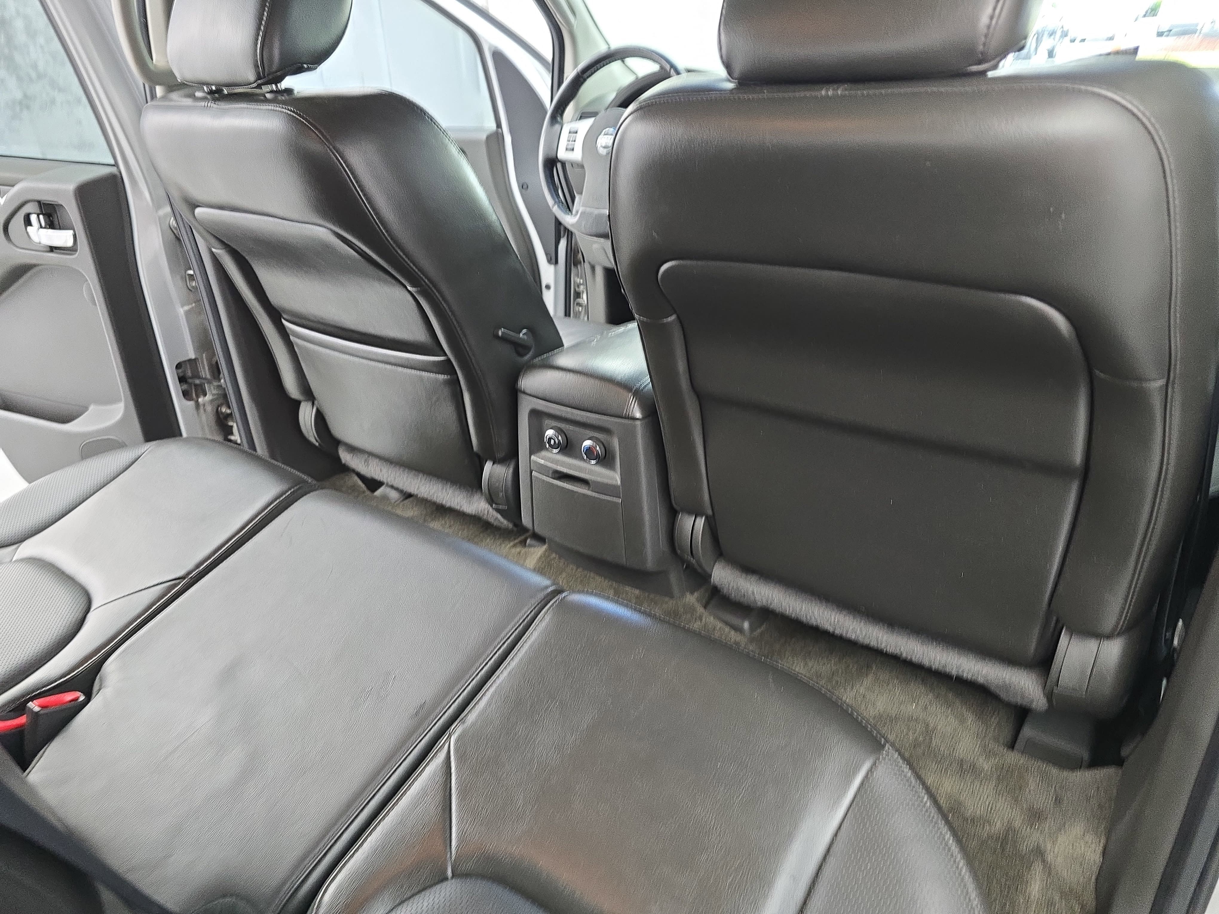 Used 2010 Nissan Pathfinder LE w/ Navigation Pkg AWD/4WD image 11