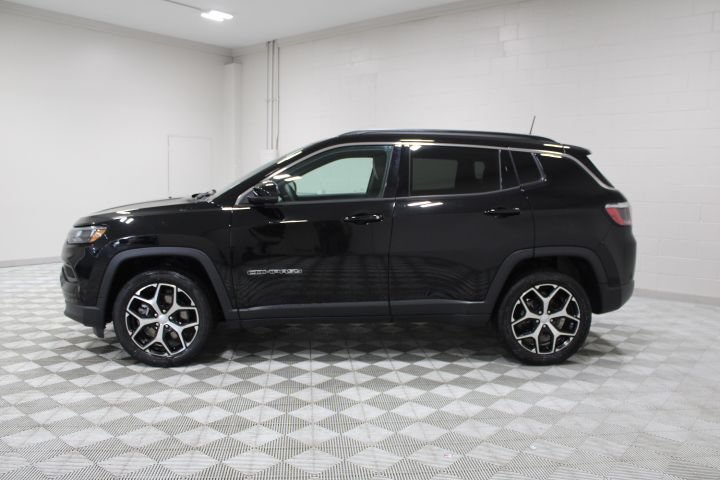 Used 2024 Jeep Compass Limited AWD/4WD image 8