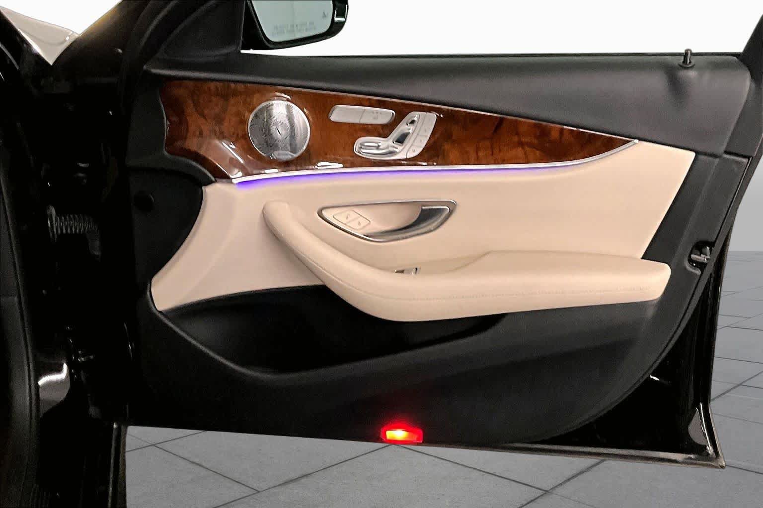 Certified 2018 Mercedes-Benz E 300 4MATIC image 23