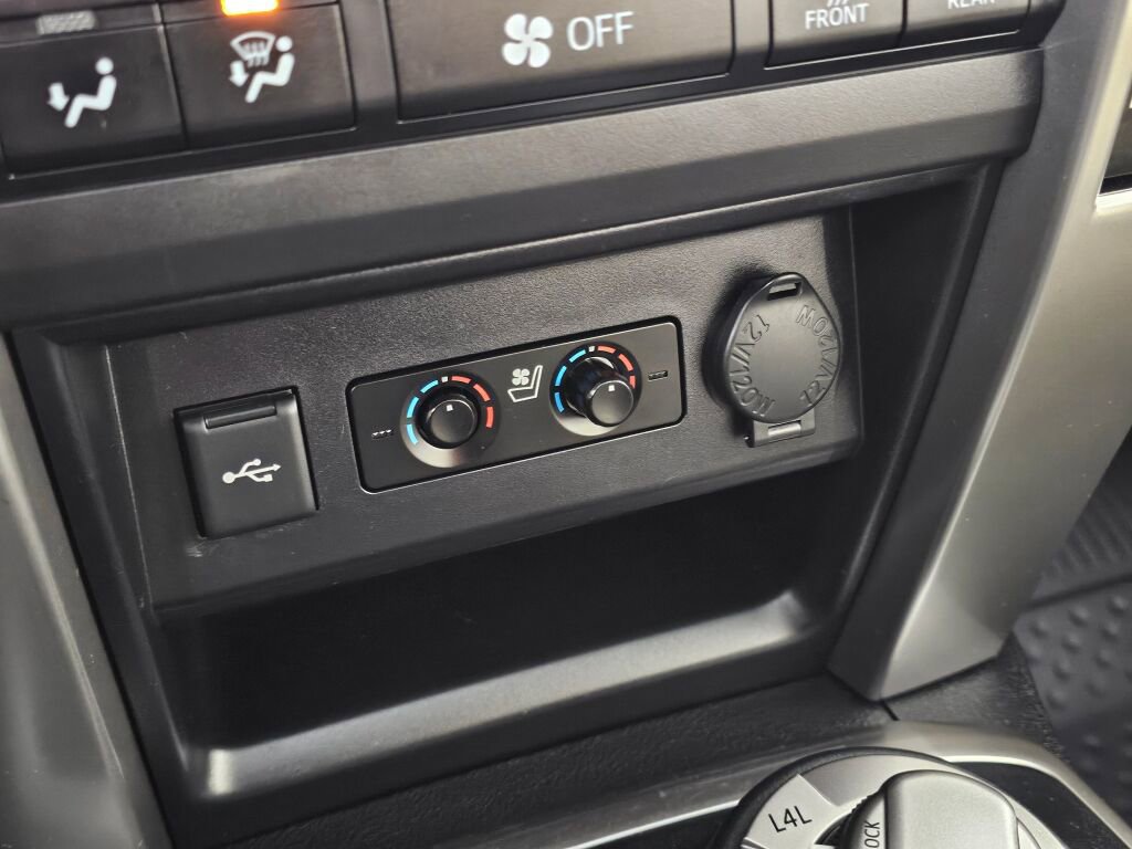 Used 2023 Toyota 4Runner Limited image 31