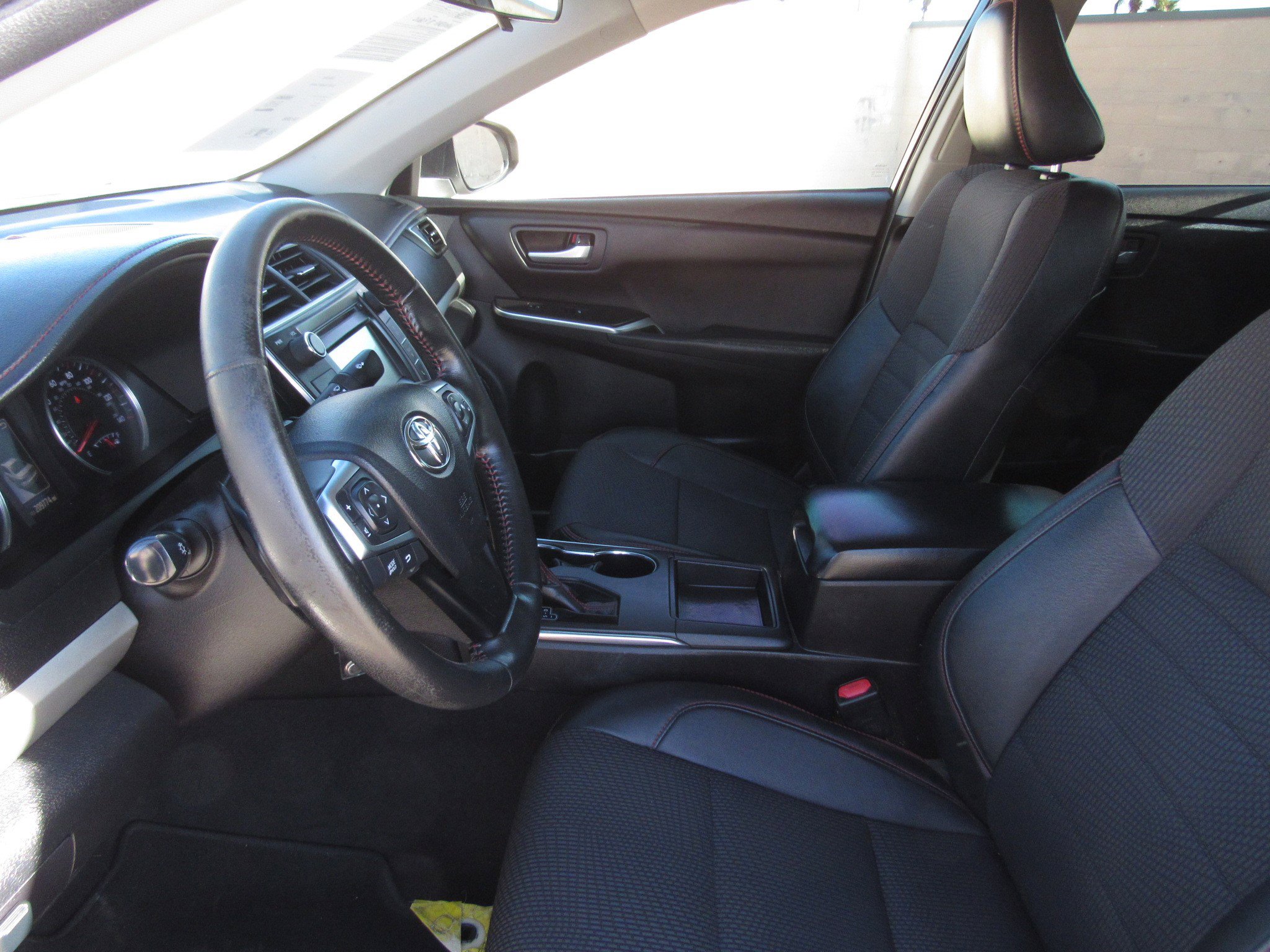 Used 2016 Toyota Camry image 13