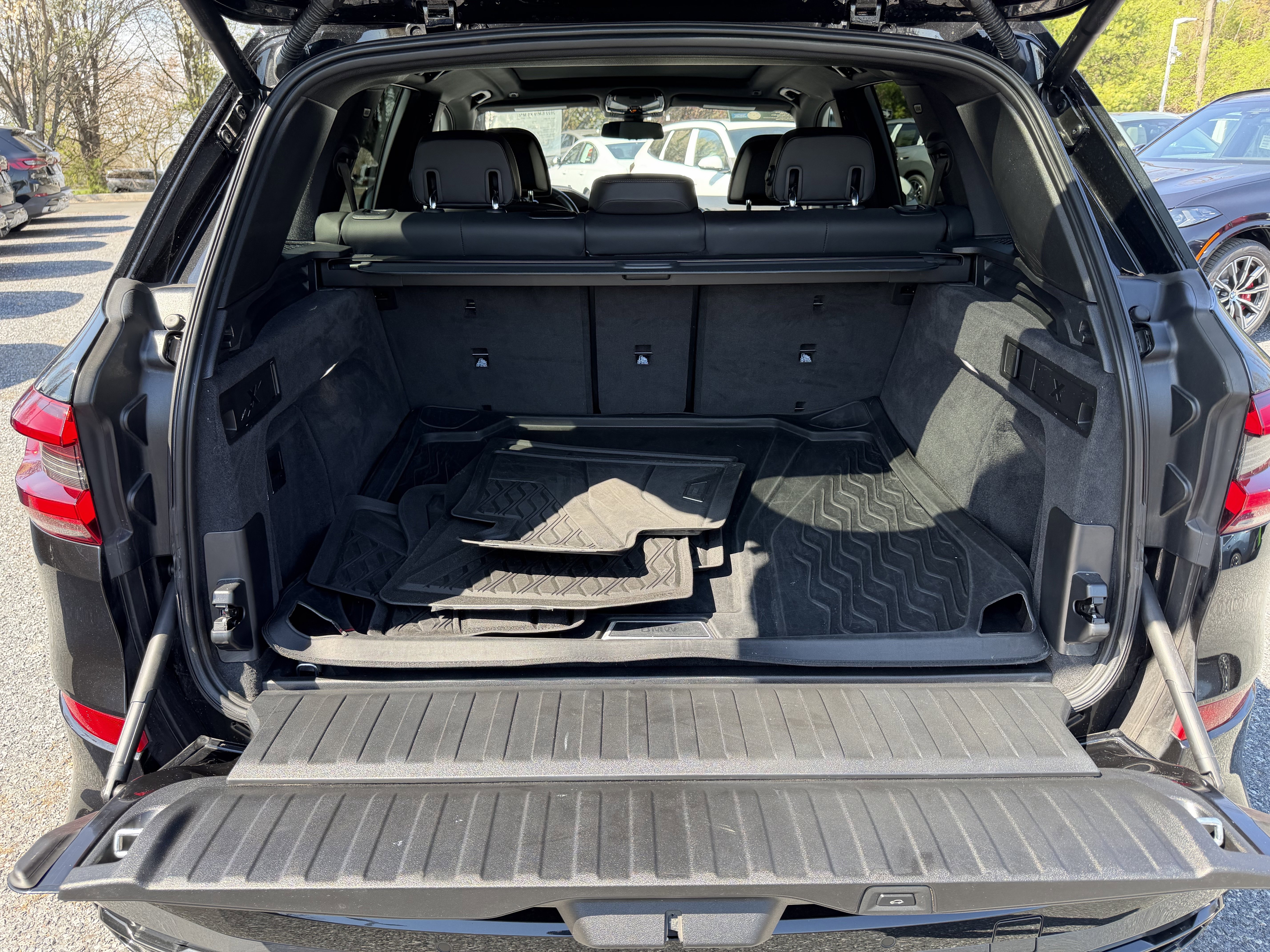 Certified 2022 BMW X5 M50i AWD/4WD image 8