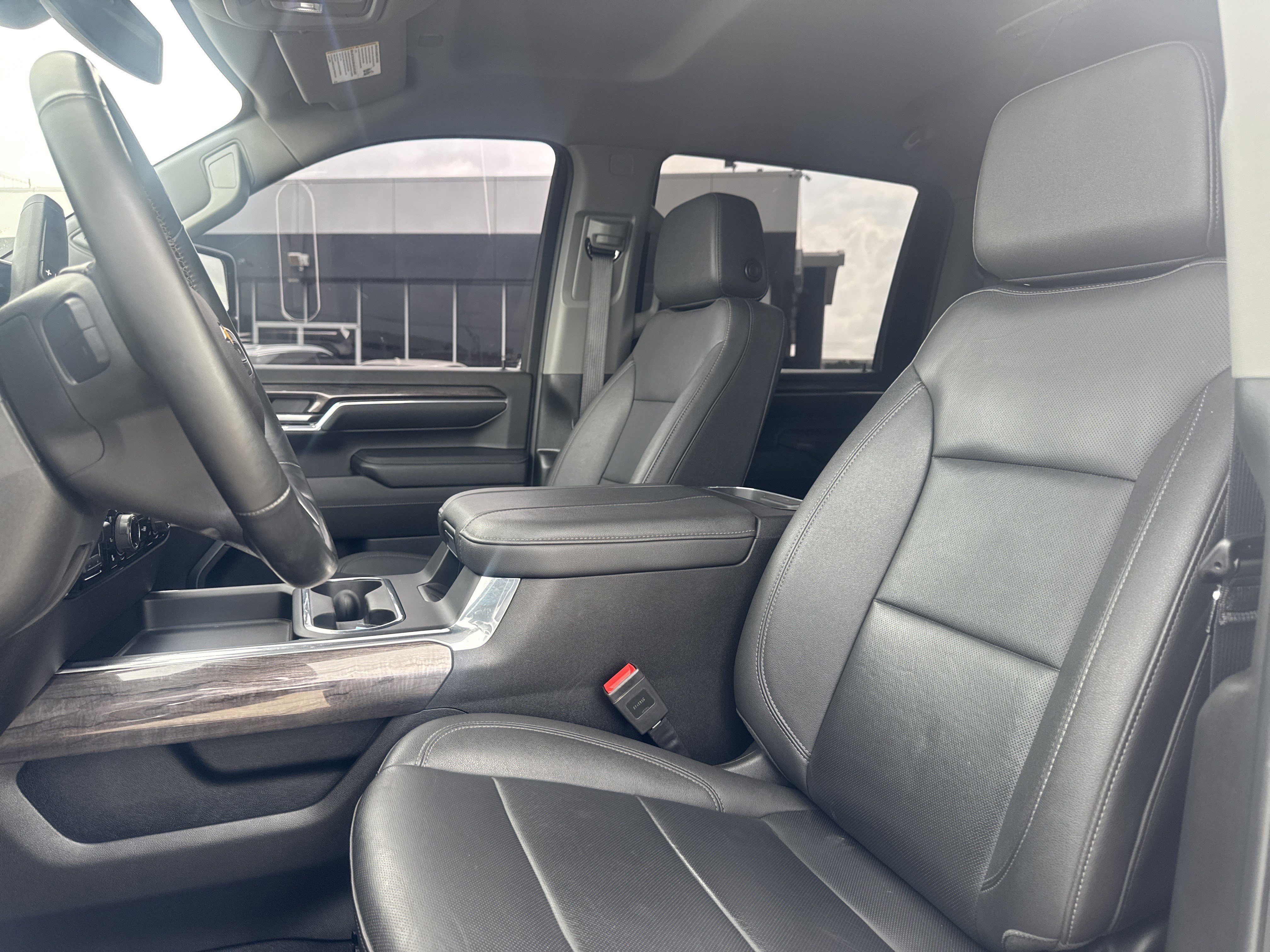 Used 2024 Chevrolet Silverado 2500 LTZ w/ LTZ Convenience Package AWD/4WD image 7