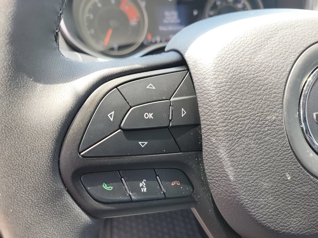 Used 2023 Jeep Cherokee Trailhawk AWD/4WD image 25