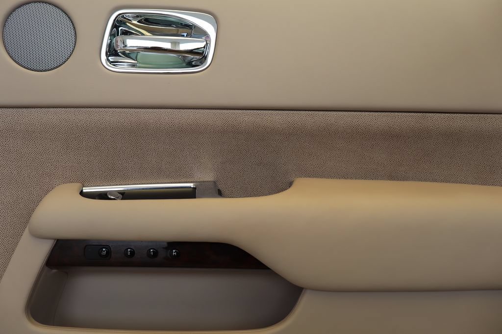 Used 2016 Rolls-Royce Wraith RWD image 11