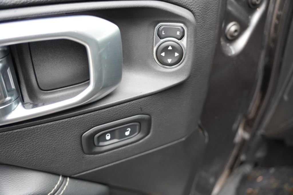 Used 2022 Jeep Wrangler Unlimited Sahara w/ Cold Weather Group AWD/4WD image 23