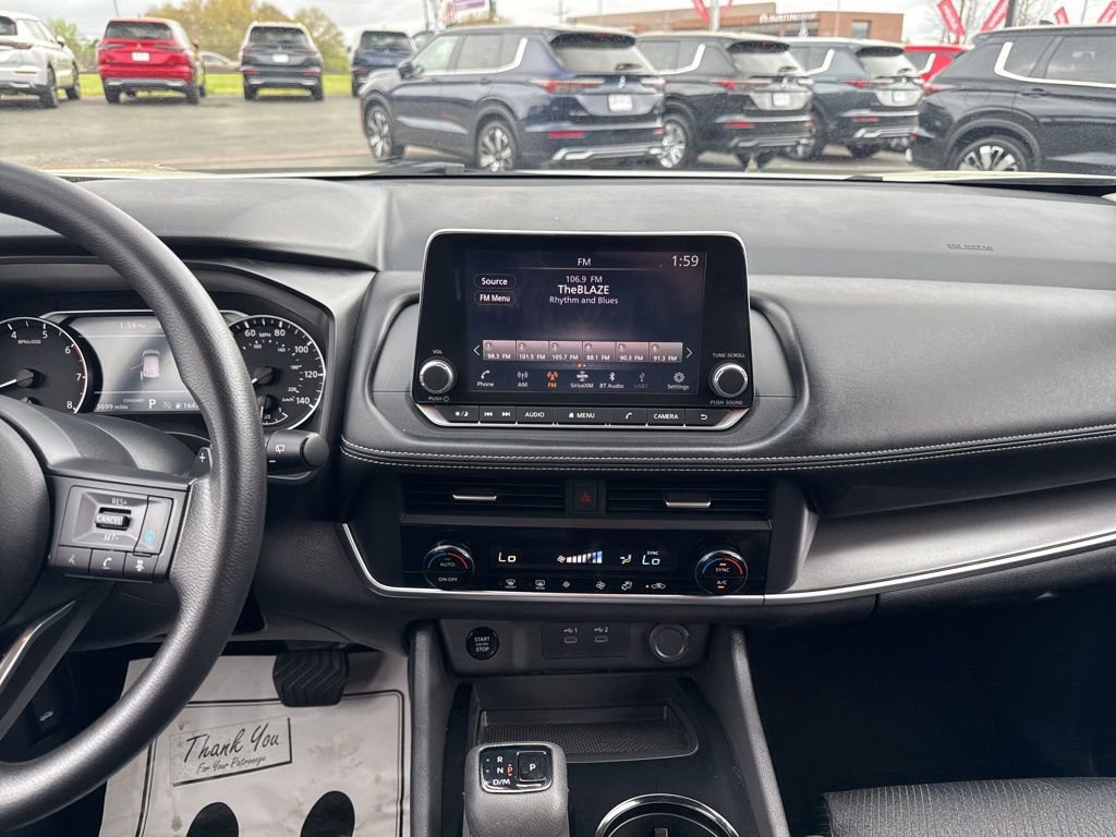 Used 2024 Nissan Rogue SV image 38