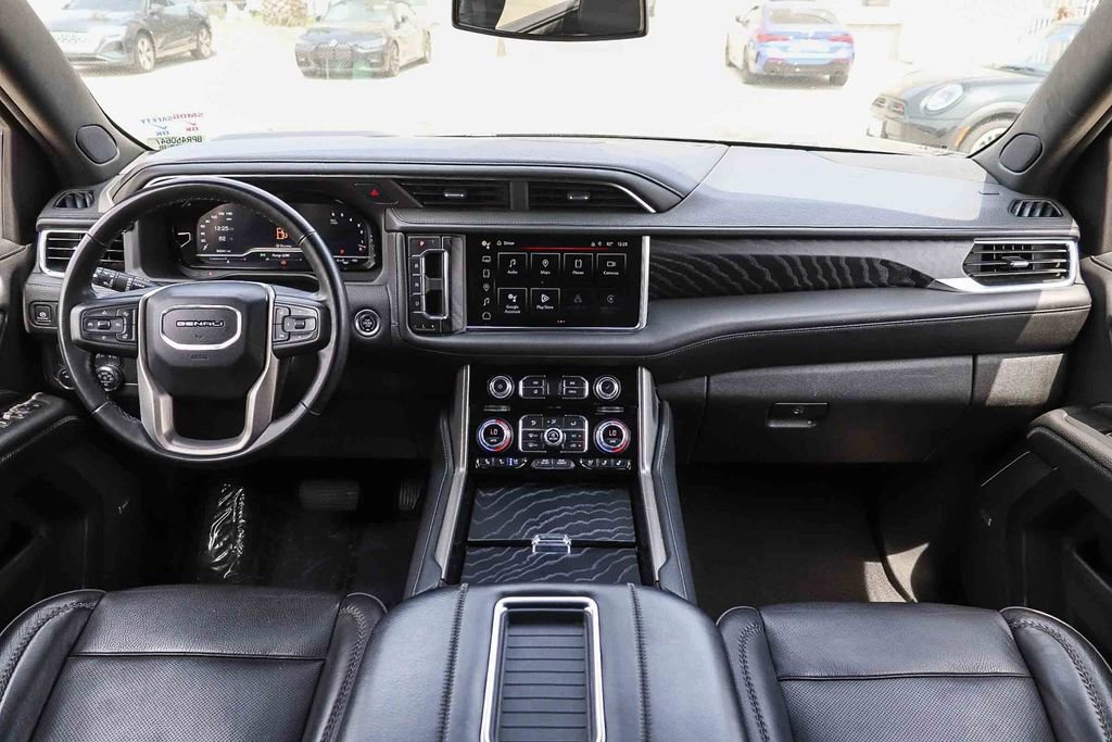 Used 2023 GMC Yukon Denali RWD image 14