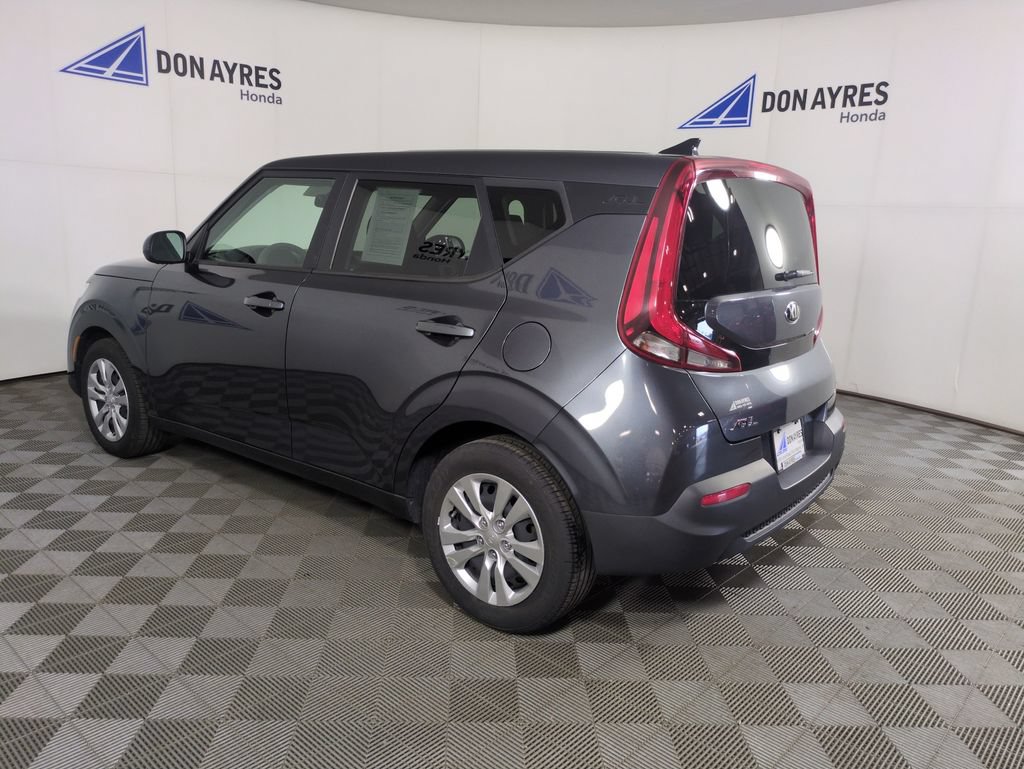 Used 2021 Kia Soul LX FWD image 3