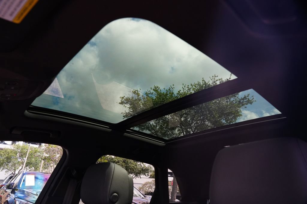 Used 2021 Audi Q3 2.0T Premium w/ Convenience Package AWD/4WD image 5