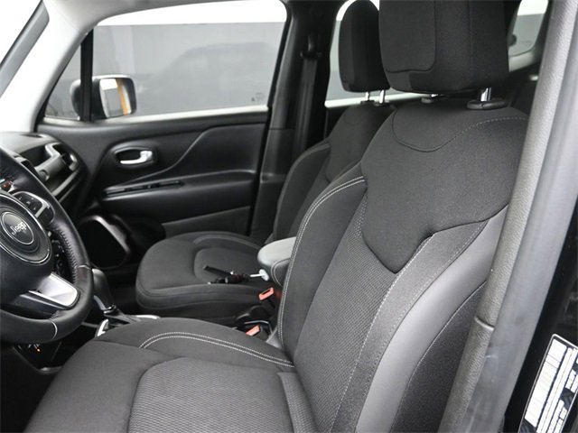 Used 2023 Jeep Renegade Latitude w/ Premium Group image 8