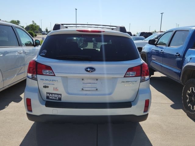 Used 2010 Subaru Outback 2.5i Premium AWD/4WD image 2