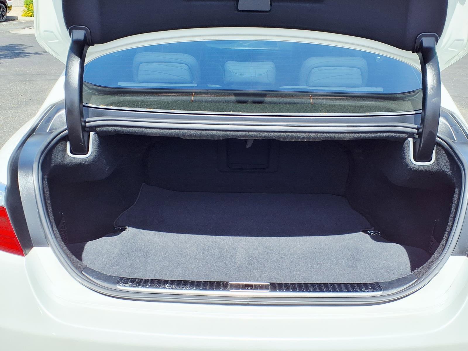 Used 2017 Kia K900 Luxury RWD image 16