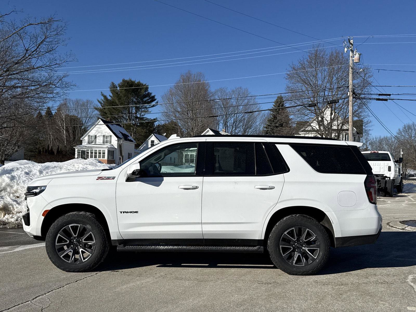 Used 2022 Chevrolet Tahoe Z71 w/ Z71 Off-Road Package AWD/4WD image 3