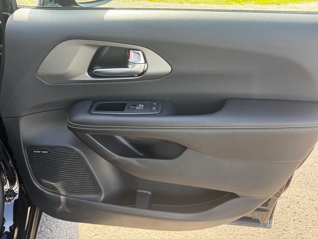 New 2027 Chrysler Pacifica Limited AWD/4WD image 13