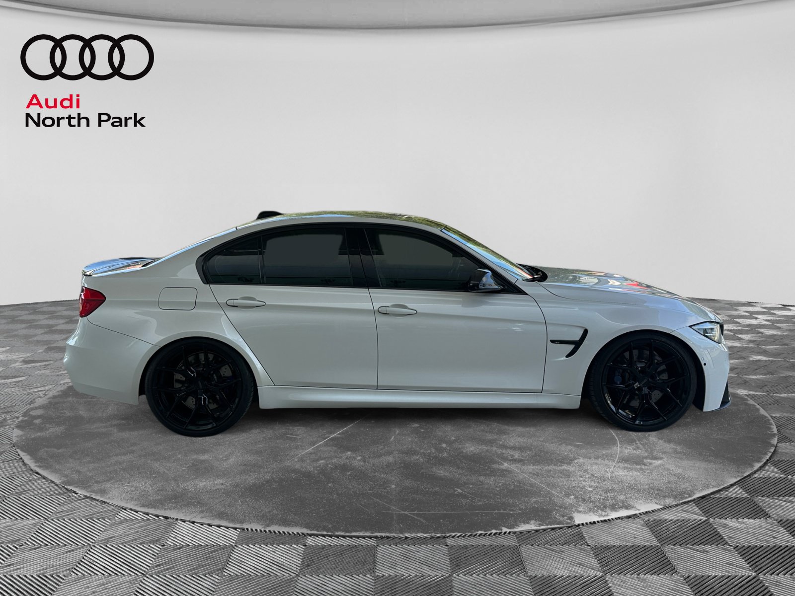 Used 2018 BMW M3 CS RWD image 6