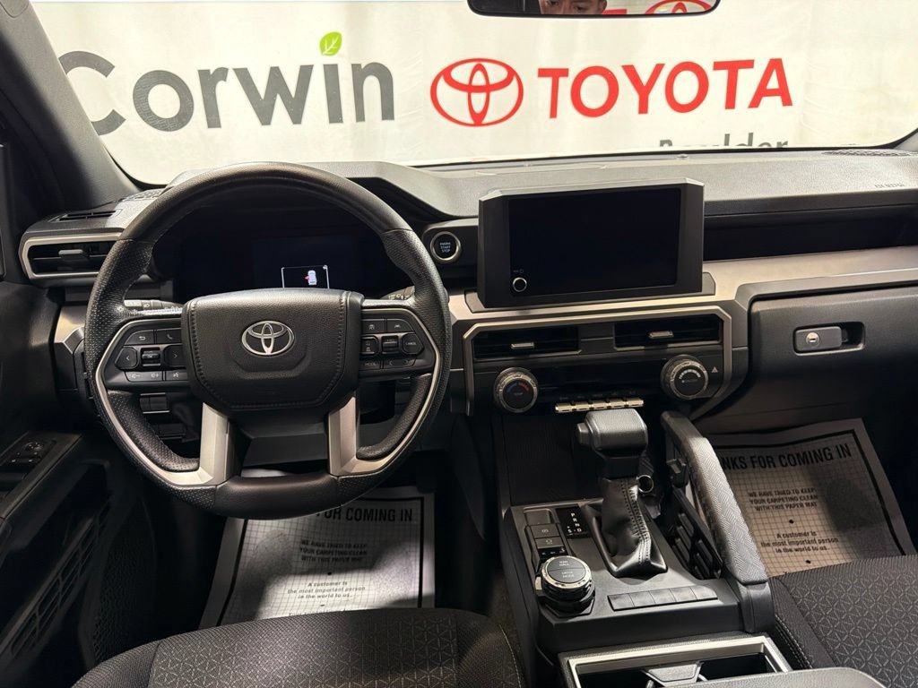 Used 2025 Toyota 4Runner SR5 AWD/4WD image 21