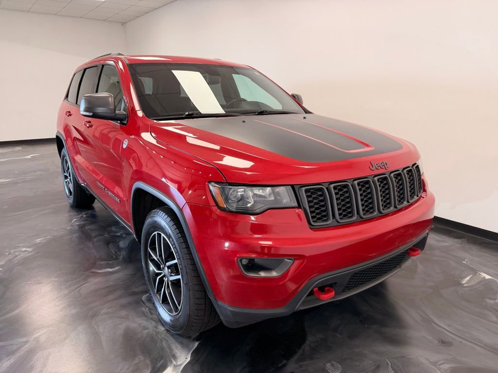 Used 2018 Jeep Grand Cherokee Trailhawk AWD/4WD image 23