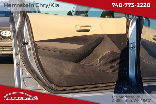 Used 2022 Toyota Corolla LE image 15