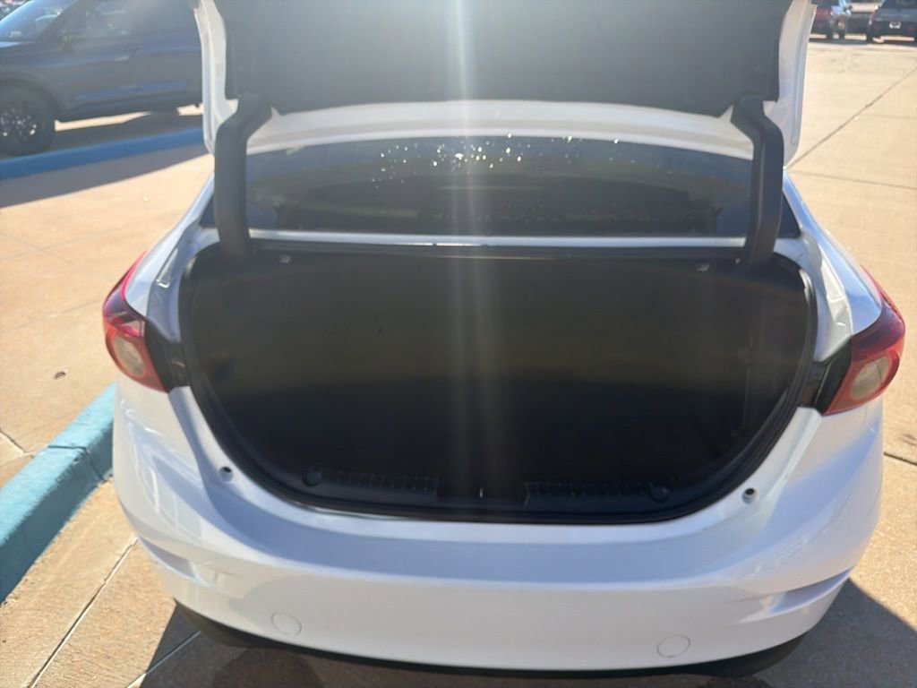Used 2018 MAZDA MAZDA3 Grand Touring image 14