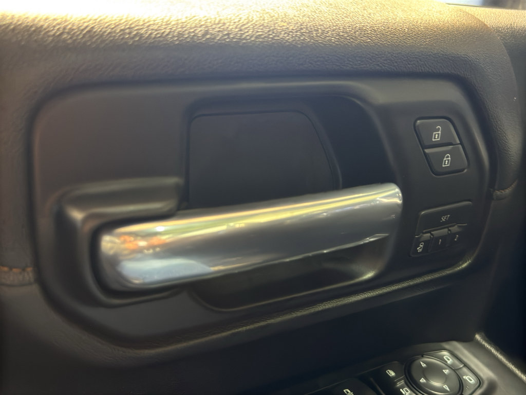 Used 2020 GMC Sierra 2500 AT4 w/ AT4 Premium Package image 38