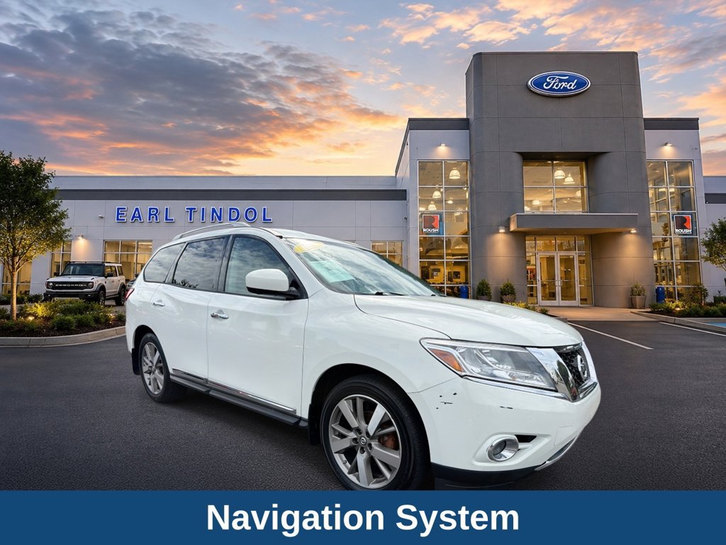 Used 2014 Nissan Pathfinder Platinum w/ Cargo Package FWD image 2